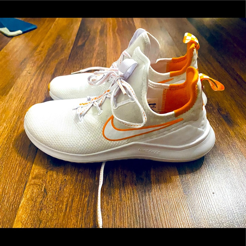 Women’s Tennessee Nike shoes